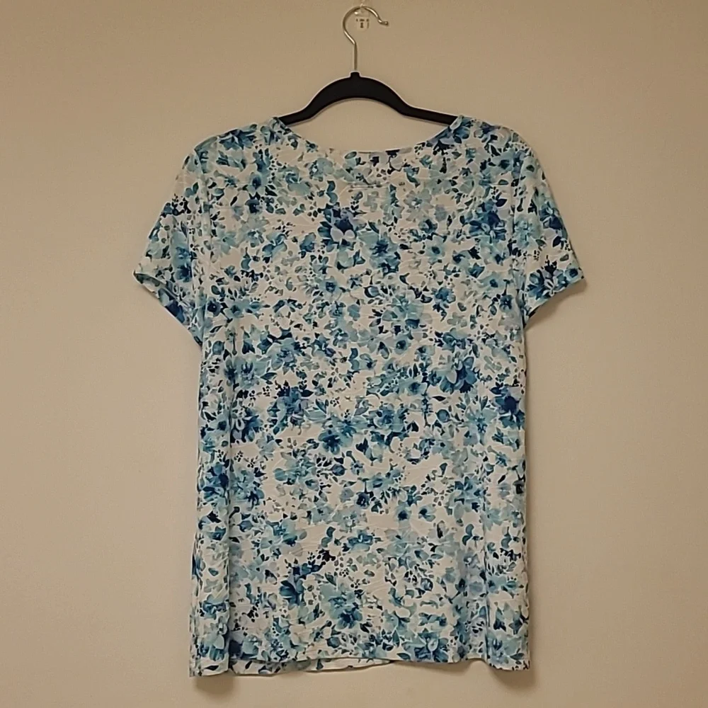 Croft & Barrow womens shirt medium - Picture 3 of 5